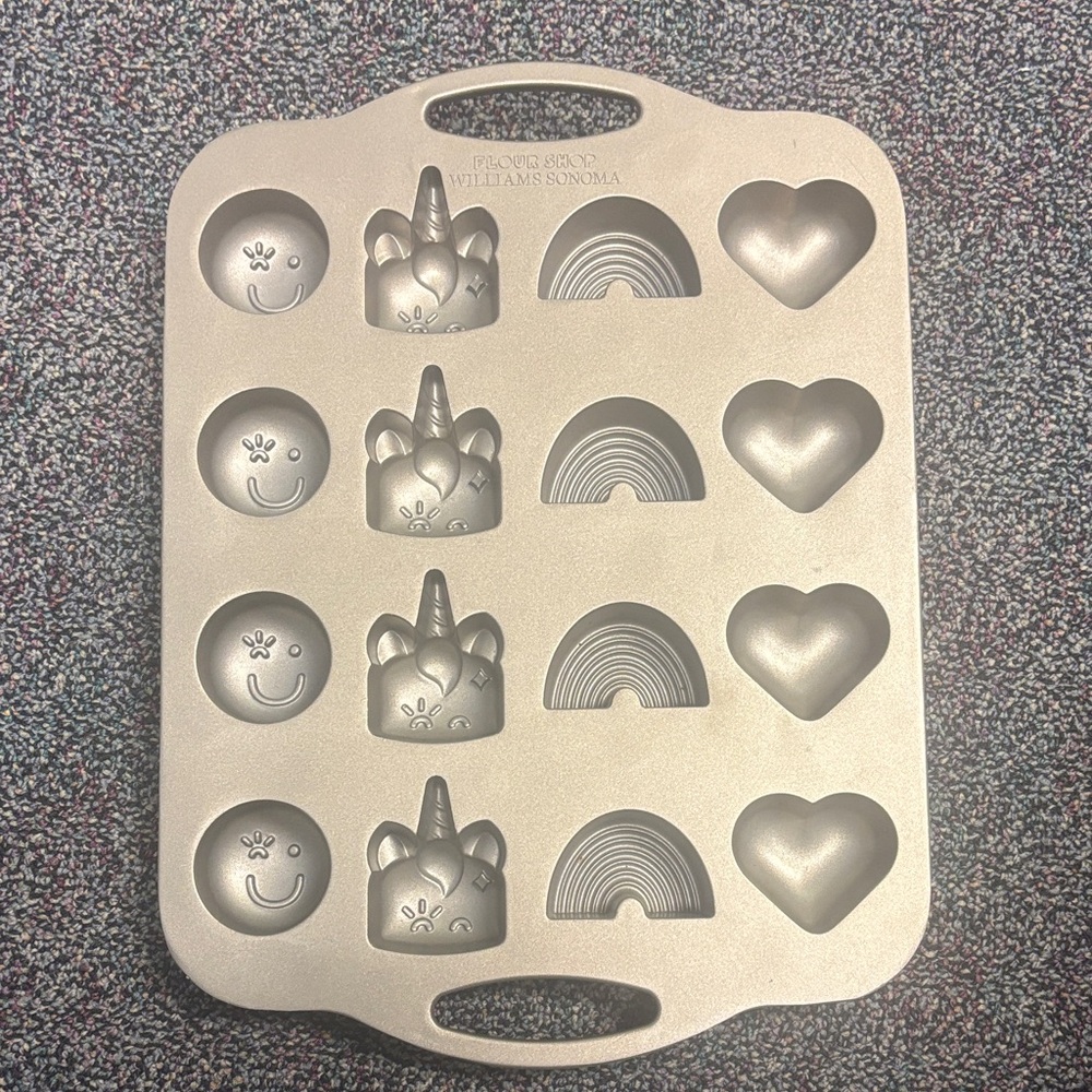 Williams Sonoma Cakelet Pan with Fun Shapes